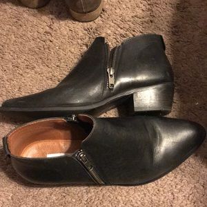 Steve Madden AJAY booties